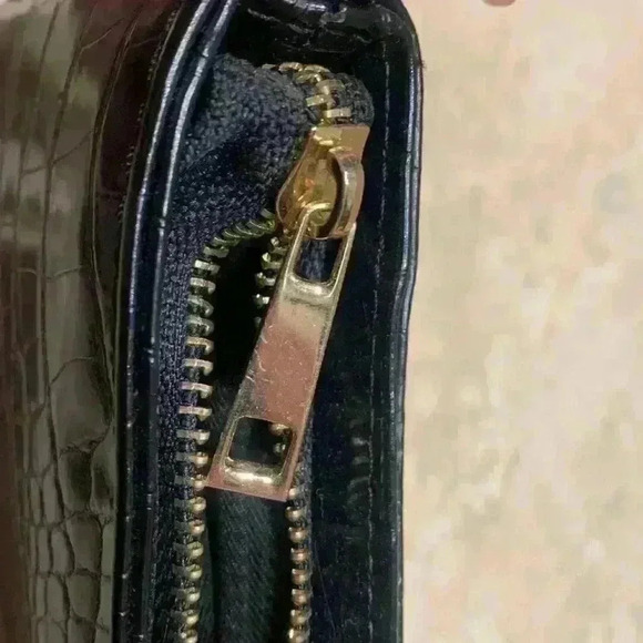 Zara black and gold  purse - Picture 7 of 9